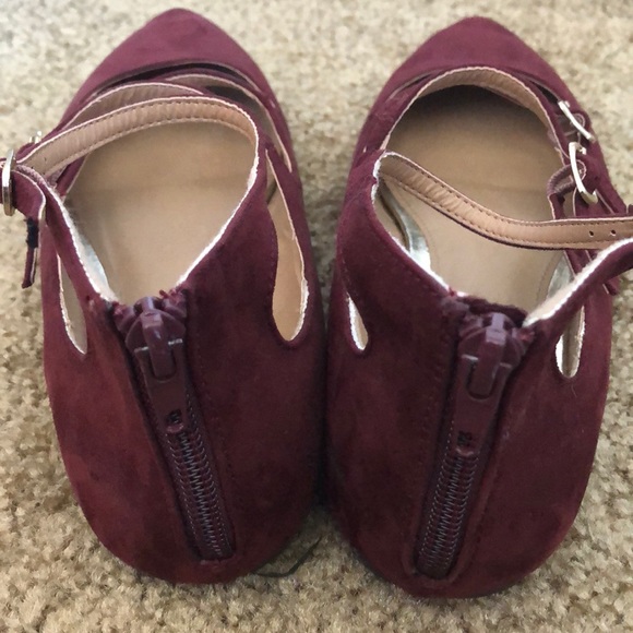 red/maroon flats - Picture 2 of 4